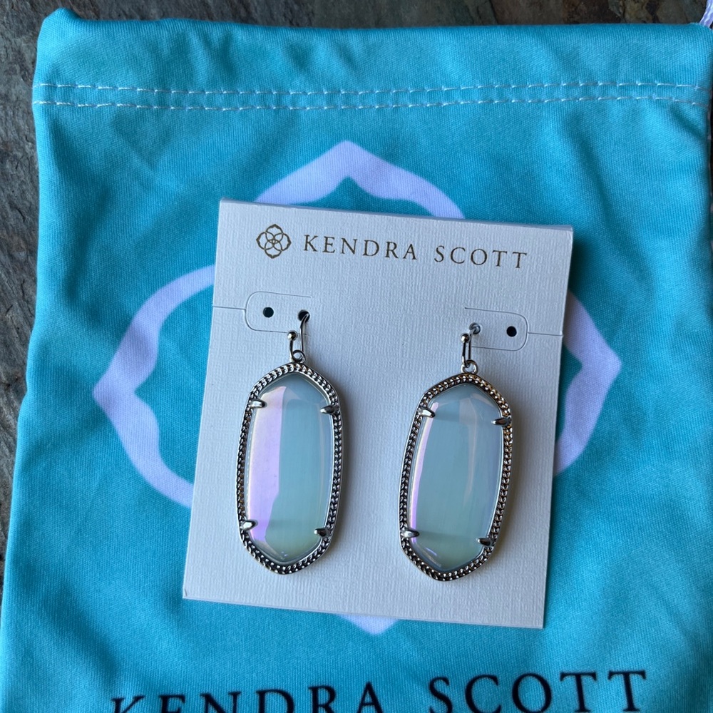 Kendra Scott Elle drop earrings NWT